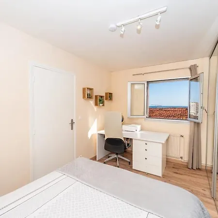 Serenity - Sea View - 2 Bedrooms, 3 Beds To 7 People