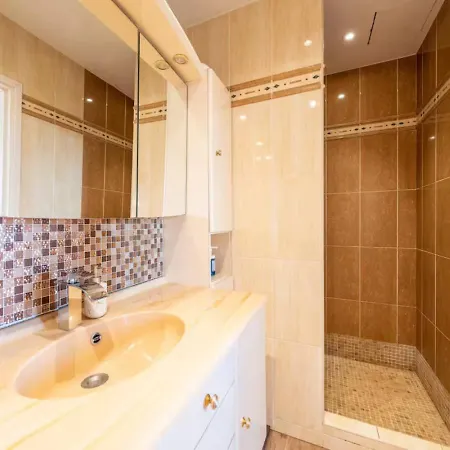 Appartement Serenity - Sea View - 2 Bedrooms, 3 Beds To 7 People *