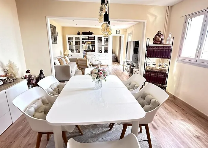 Serenity - Sea View - 2 Bedrooms, 3 Beds To 7 People *