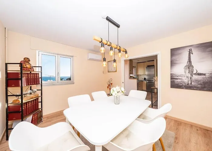 Serenity - Sea View - 2 Bedrooms, 3 Beds To 7 People